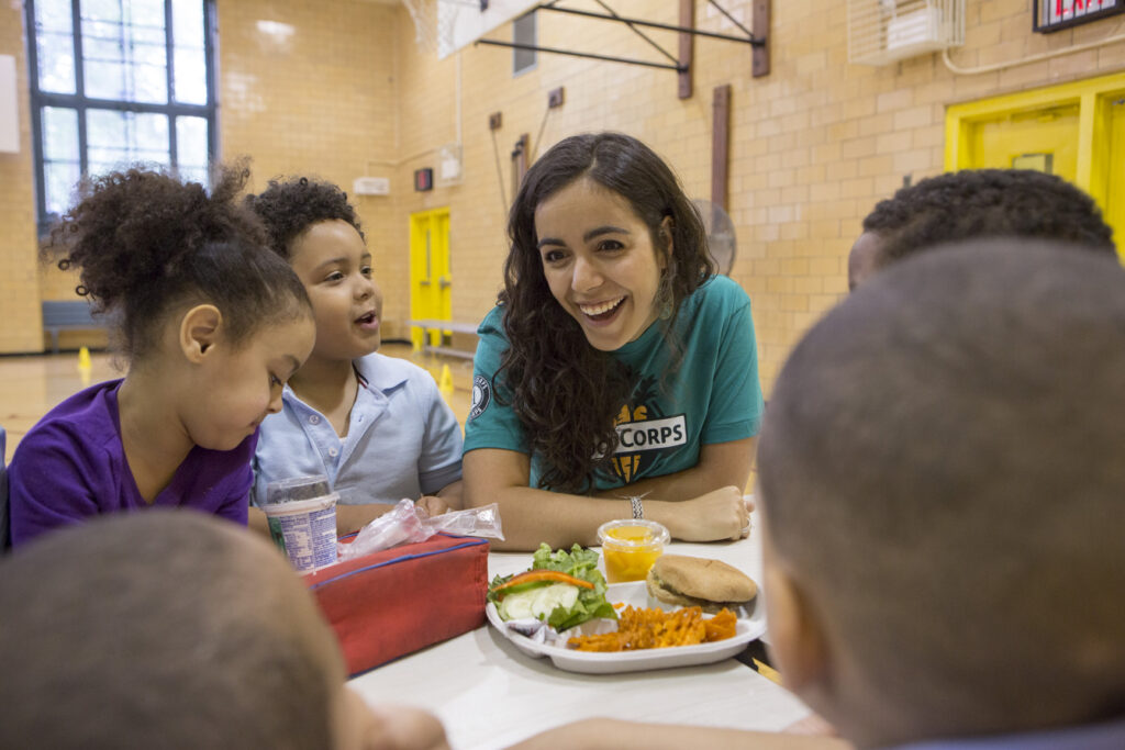 Rachel has lunch with students